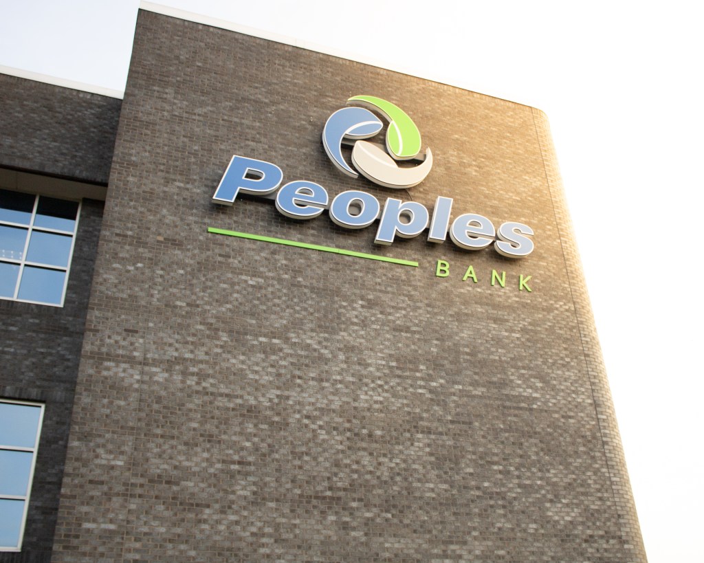 Peoples Bank-branded building.